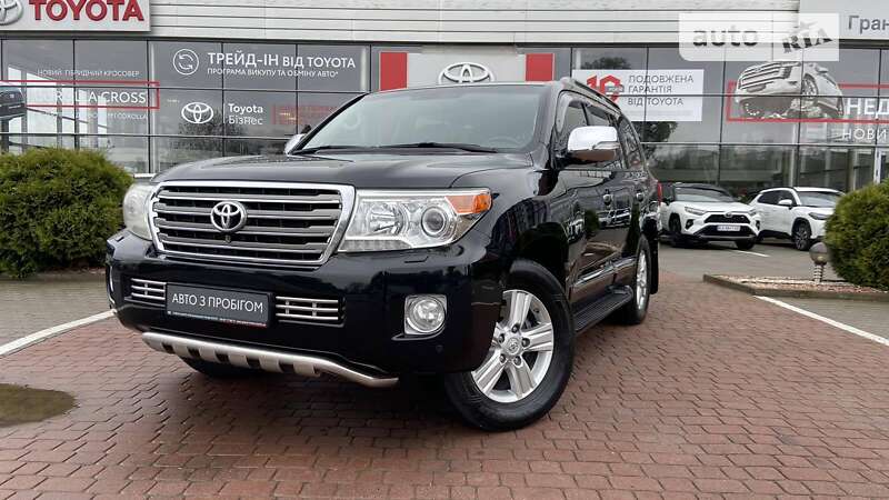 2014 toyota land cruiser 200