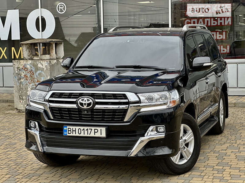 2015 toyota land cruiser 200