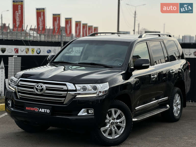 2016 toyota land cruiser 200