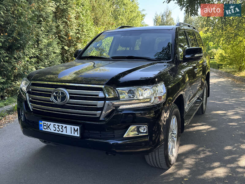 2020 toyota land cruiser 200