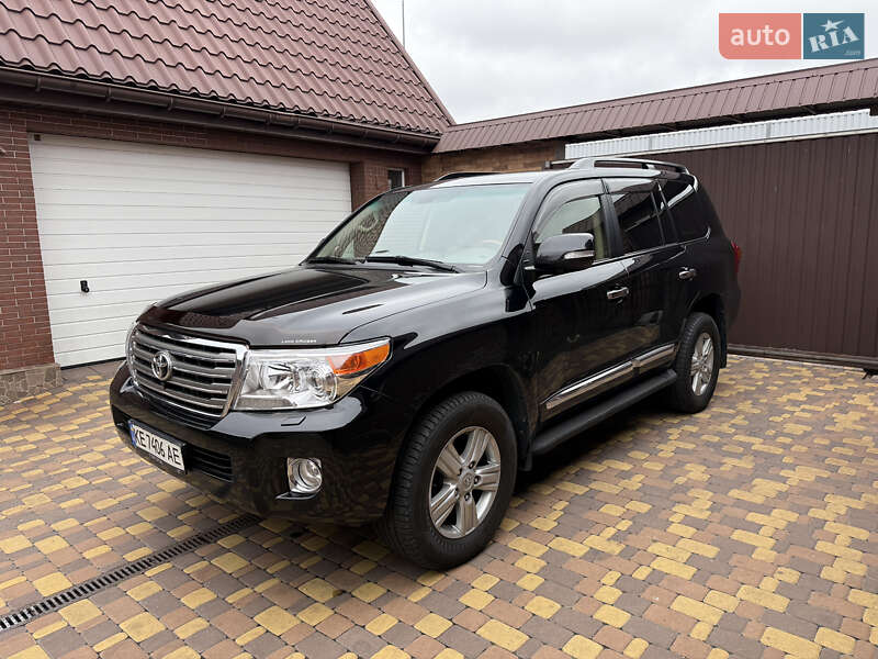 2013 toyota land cruiser