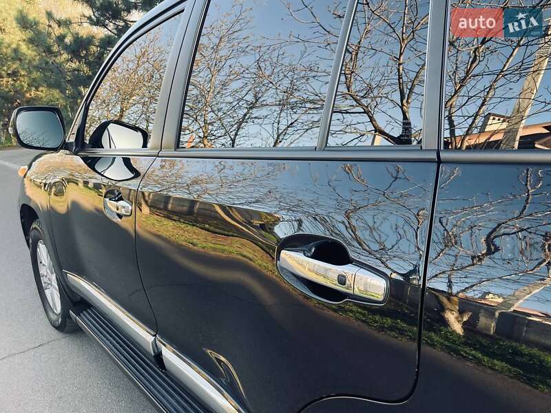 2014 toyota land-cruiser-200