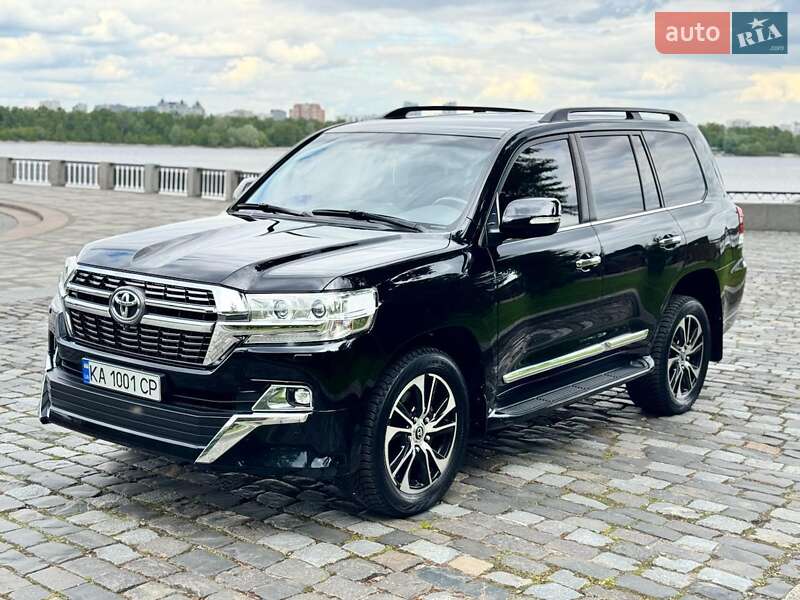2016 toyota land cruiser 200