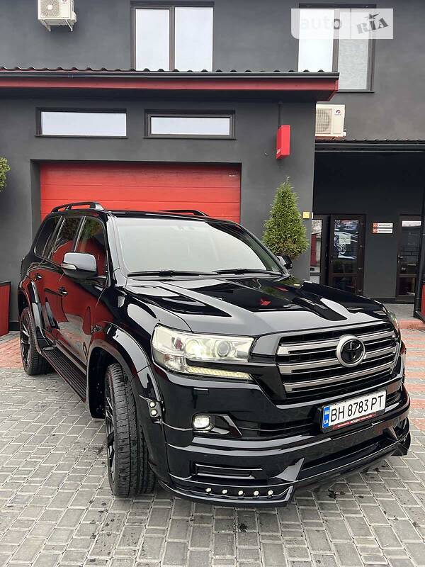 2016 toyota land cruiser 200