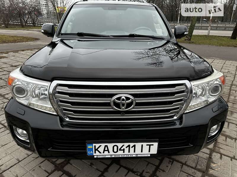 2014 toyota land cruiser