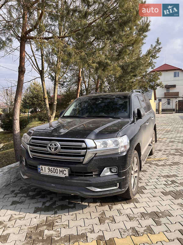 2020 toyota land-cruiser-200