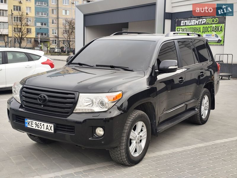 2013 toyota land cruiser