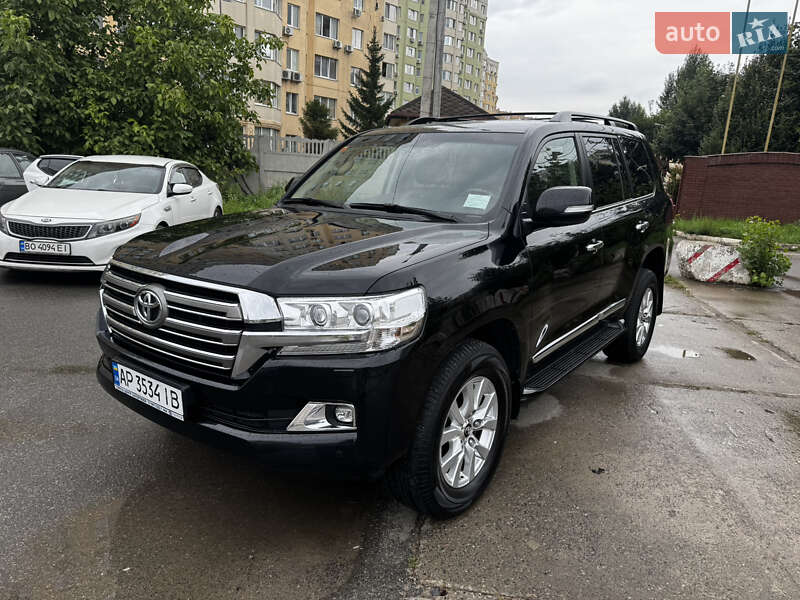 2020 toyota land cruiser 200