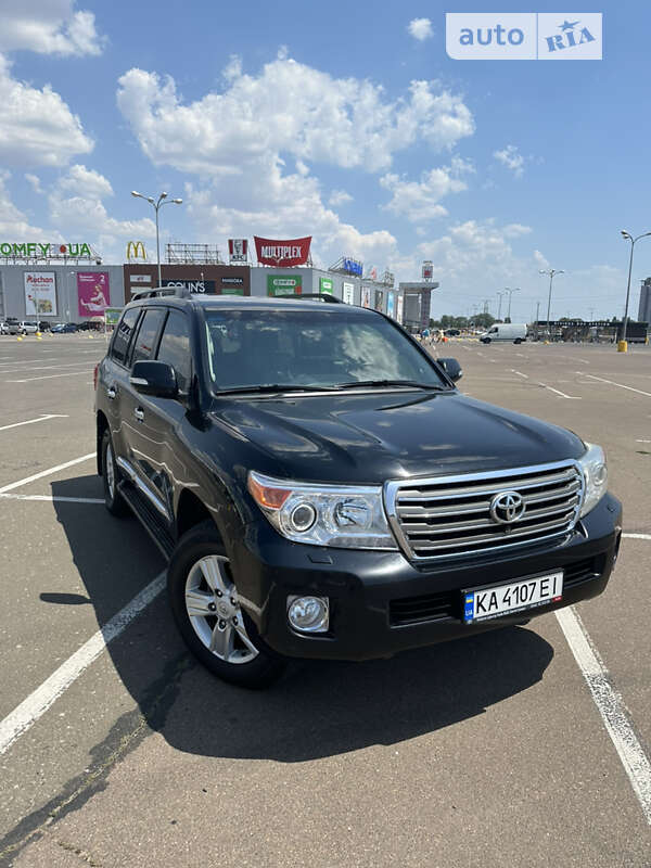 2012 toyota land-cruiser-200