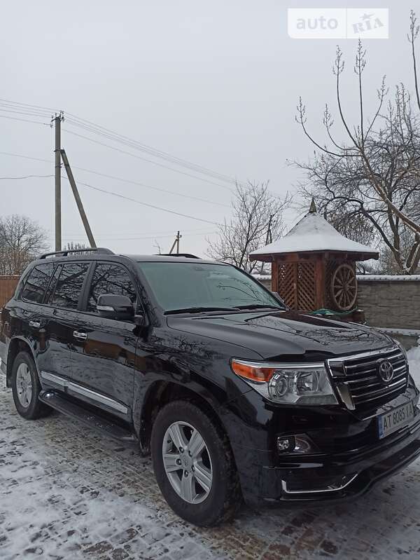 2015 toyota land cruiser 200
