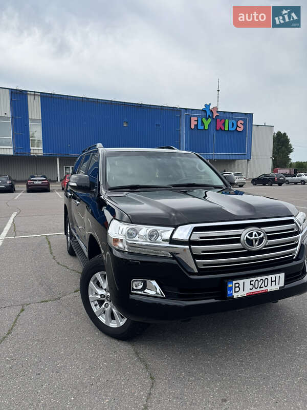 2019 toyota land cruiser 200