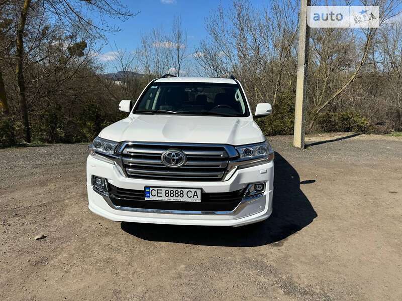 2020 toyota land cruiser 200