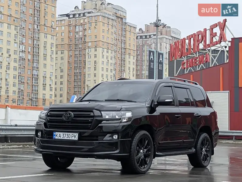 2019 toyota land cruiser 200