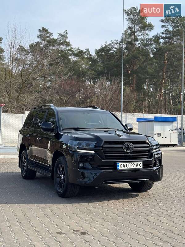 2019 toyota land cruiser 200