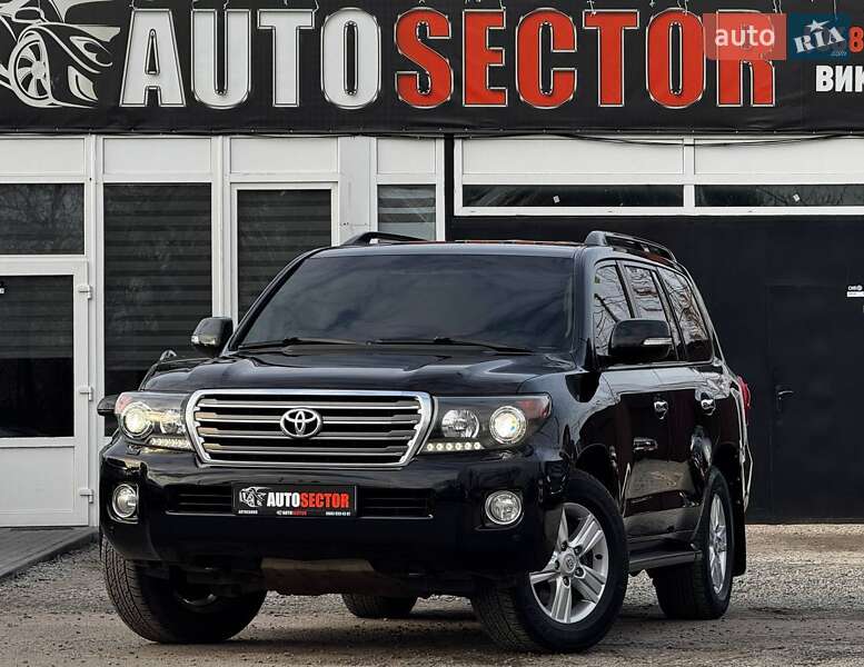 2012 toyota land cruiser 200