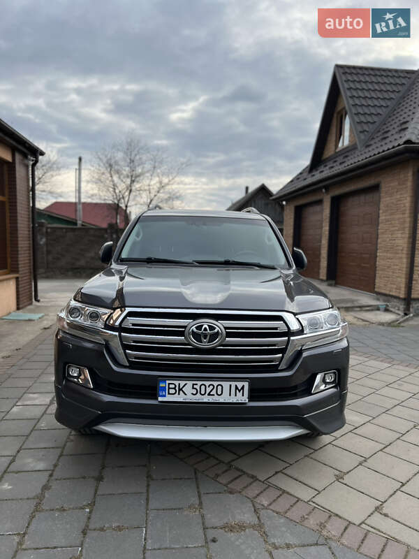 2019 toyota land cruiser