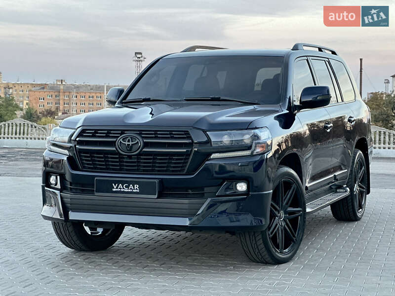 2016 toyota land cruiser 200