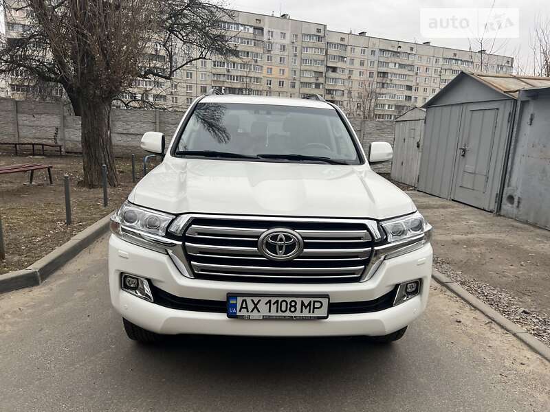 2020 toyota land cruiser