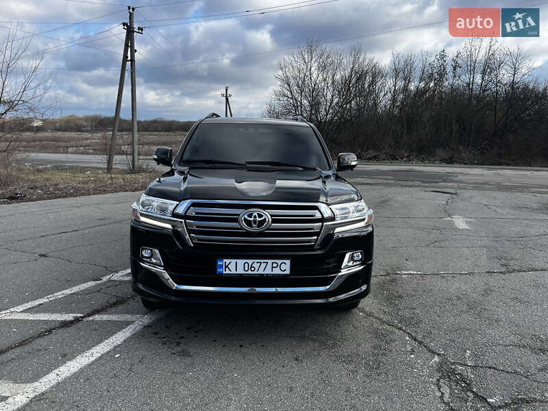 2020 toyota land cruiser 200
