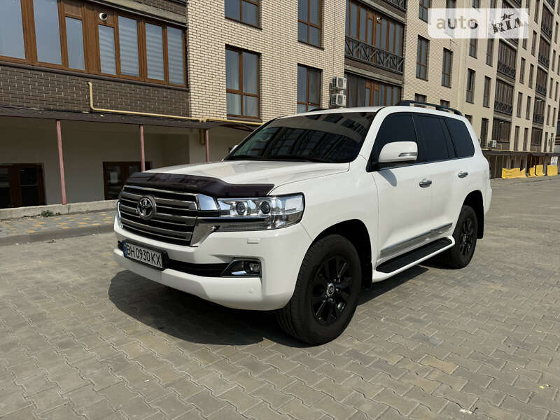 2020 toyota land cruiser 200