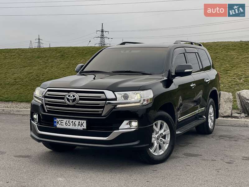 2020 toyota land cruiser 200
