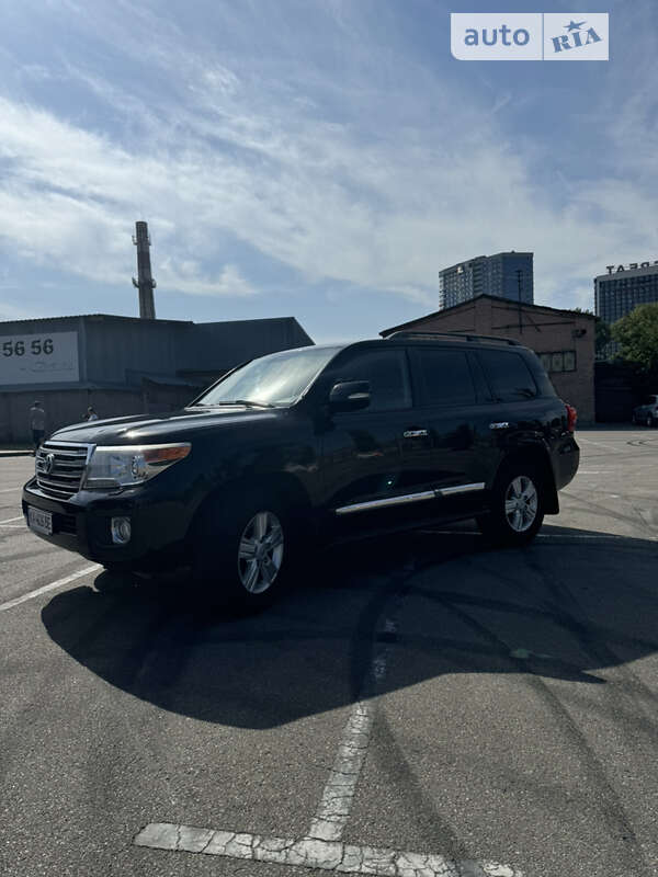 2013 toyota land cruiser