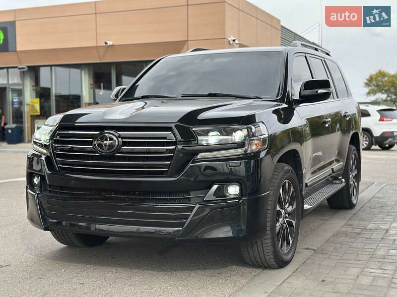 2020 toyota land cruiser 200