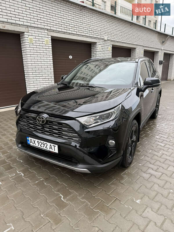 2019 toyota rav4