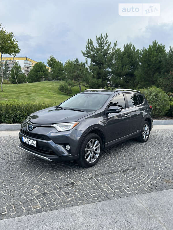 2016 toyota rav-4 hybrid