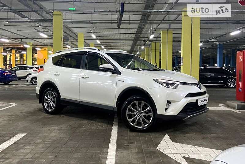 2017 toyota rav-4 hybrid
