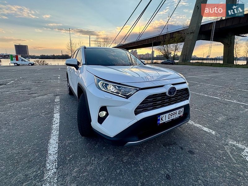 2019 toyota rav-4 hybrid