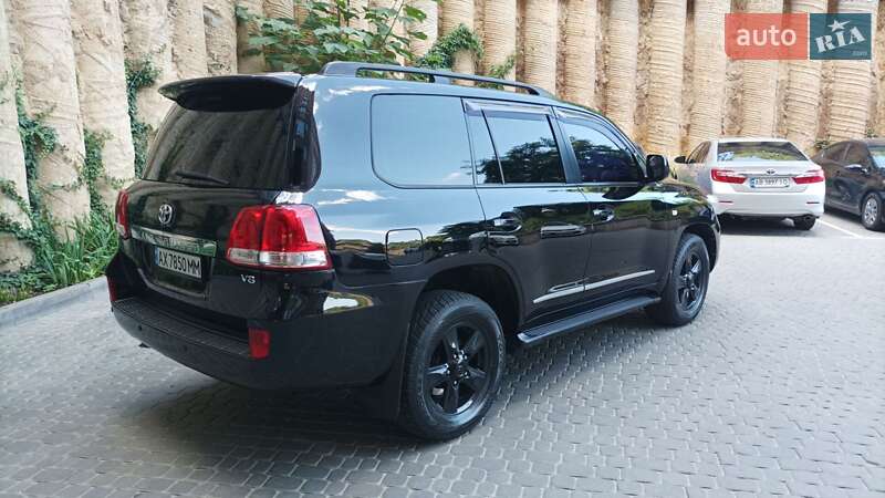 2008 toyota land cruiser 200