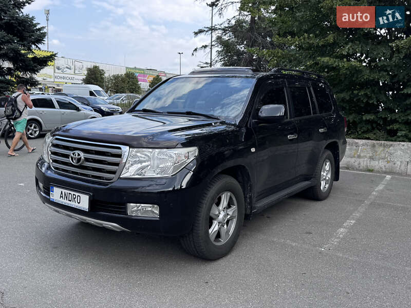 2010 toyota land cruiser