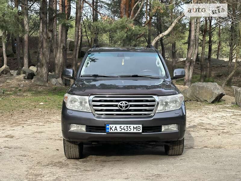 2008 toyota land cruiser 200