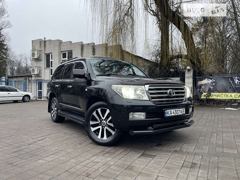 2008 toyota land cruiser 200