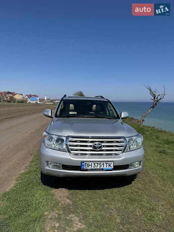 2008 toyota land cruiser 200
