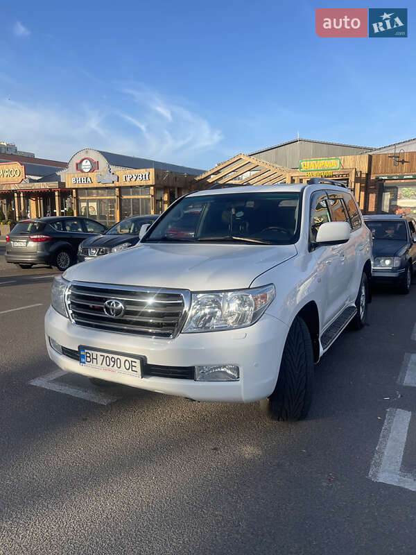 2010 toyota land cruiser