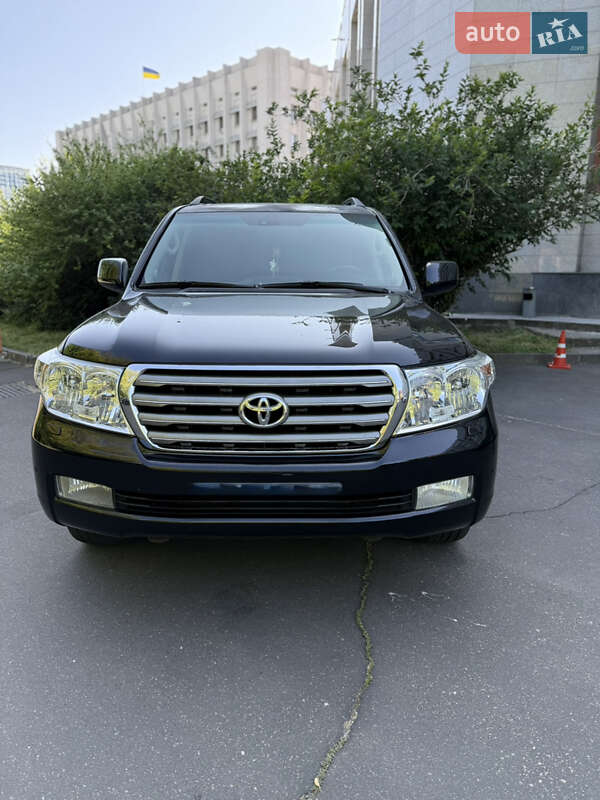 2008 toyota land cruiser 200