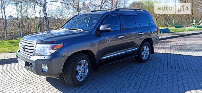 2012 toyota land cruiser