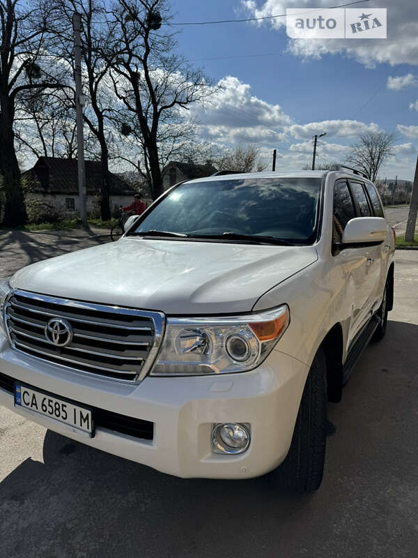 2013 toyota land cruiser
