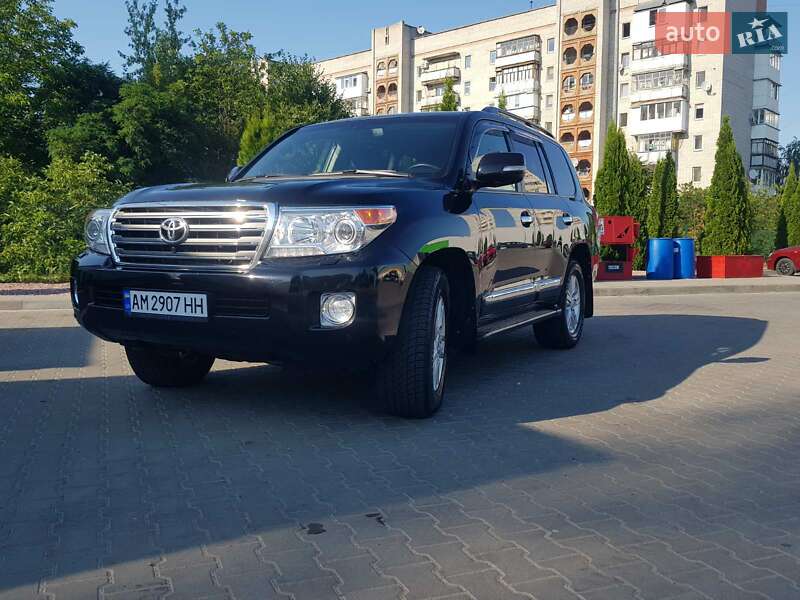 2014 toyota land cruiser