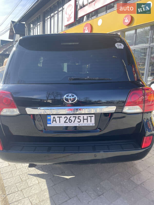 2013 toyota land cruiser