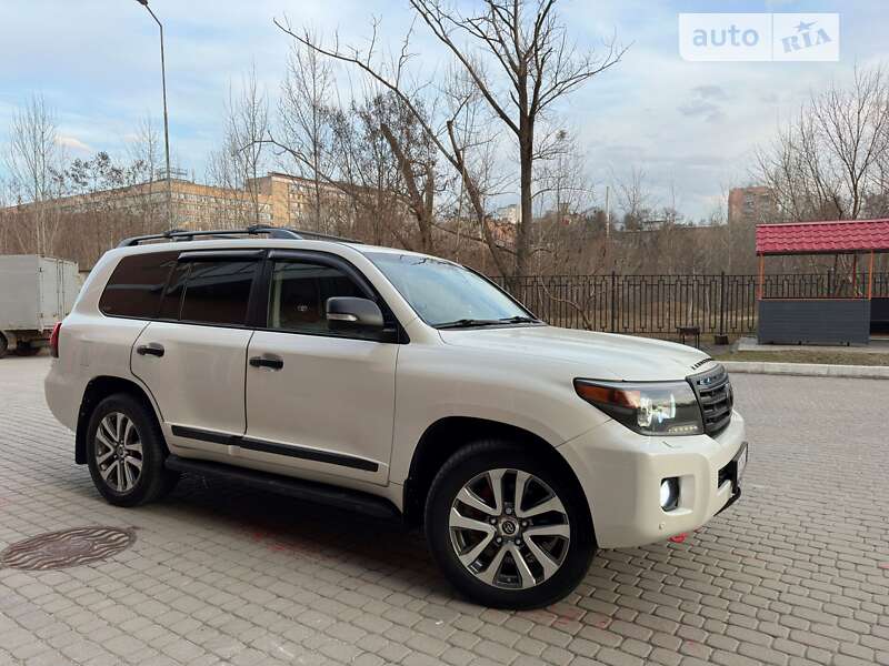 2013 toyota land cruiser