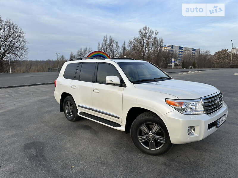 2013 toyota land cruiser