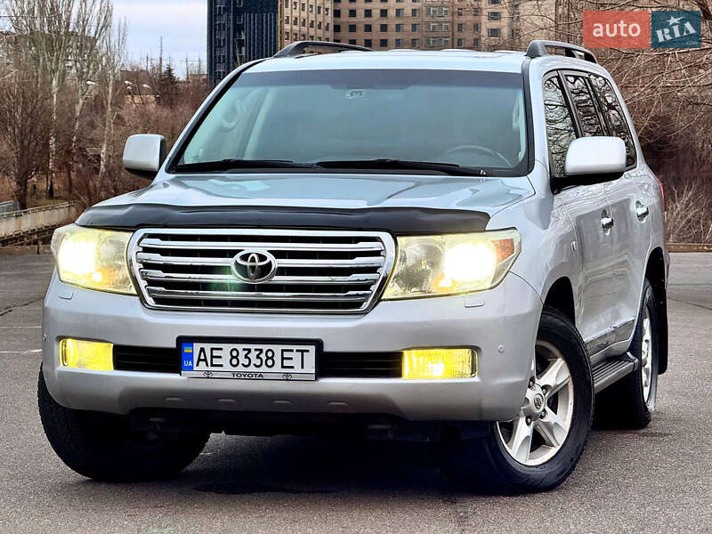2010 toyota land cruiser