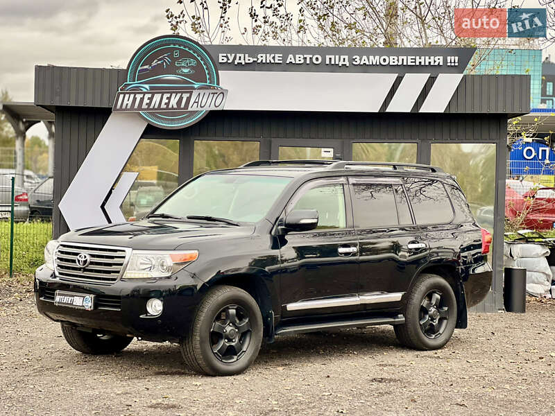2012 toyota land-cruiser-200