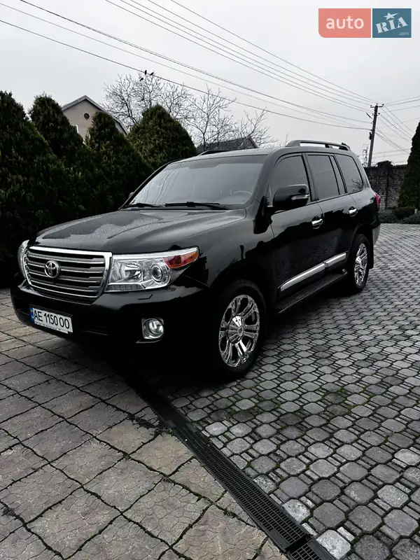 2012 toyota land cruiser