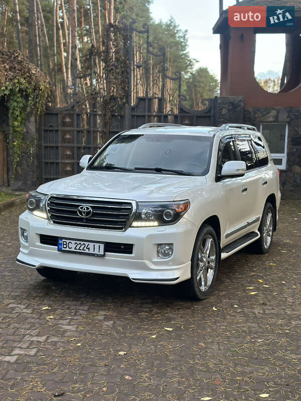 2014 toyota land cruiser