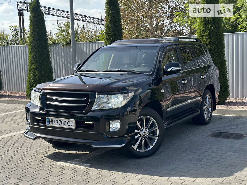 2010 toyota land cruiser