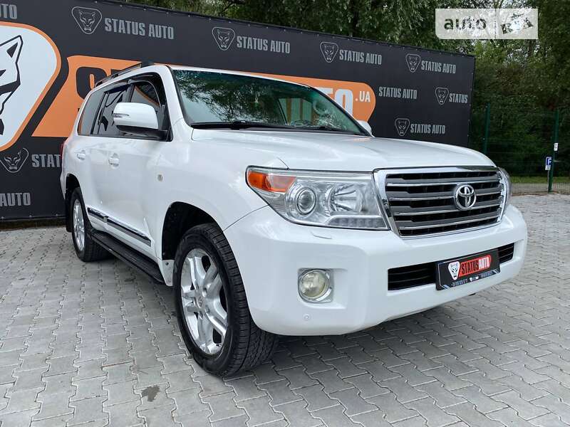 2011 toyota land cruiser